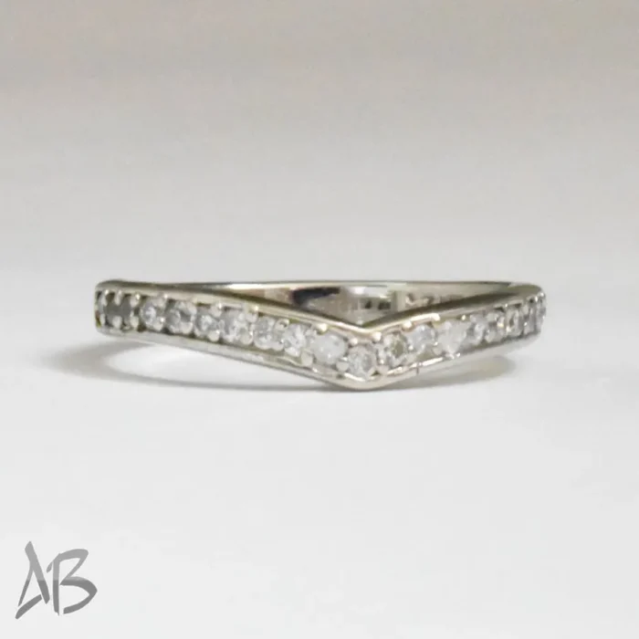 حلقه نقره جدید، طراحی مدرن با ردیفی از نگین‌های سنتتیک بسیار جذاب کد Set2 تک آقابزرگ - Image 4