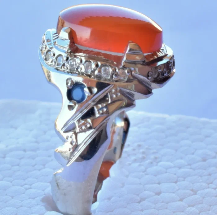 انگشتر مردانه نقره دست‌ساز عقیق یمنی درشت رکاب شکیل و کار شده کد M224 - Image 4