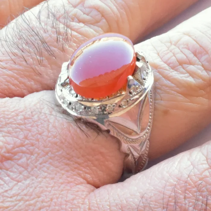 انگشتر مردانه نقره دست‌ساز نگین عقیق یمنی درشت رکاب آینه کاری شده کد M225 - Image 6