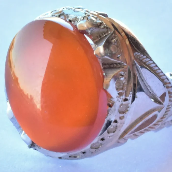 انگشتر مردانه نقره دست‌ساز نگین عقیق یمنی درشت رکاب آینه کاری شده کد M225 - Image 9