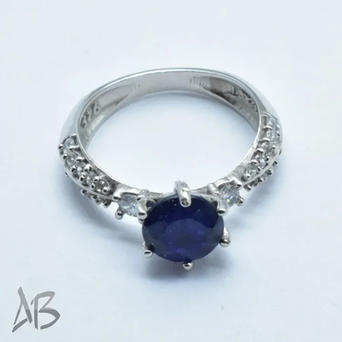 318 (3 انگشتر نقره زنانه اصل یاقوت کبود پررنگ برلیان کات آقابزرگ کد 318 - Image 6