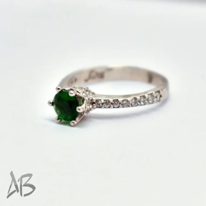 انگشتر نقره زنانه استرلینگ 925 آبکاری رودیوم نگین سنتتیک رکاب طرح تاج کد 330 - Image 4