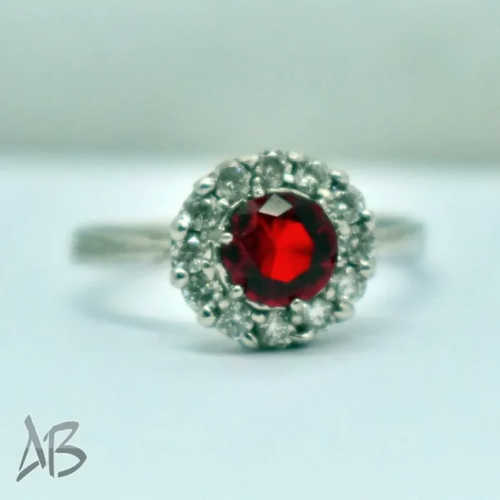 انگشتر نقره زنانه عیار 925 روکش رودیوم نگین سنتتیک مناسب انگشت ظریف کد 331 آقابزرگ - Image 3