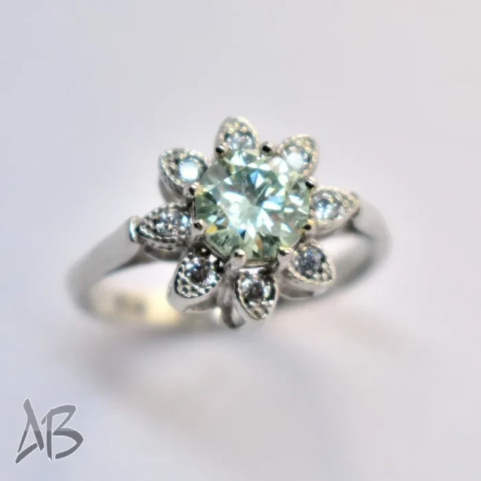 انگشتر نقره زنانه نگین موزانایت با رکاب طرح گل 8 پر جدید کد 336 - Image 4