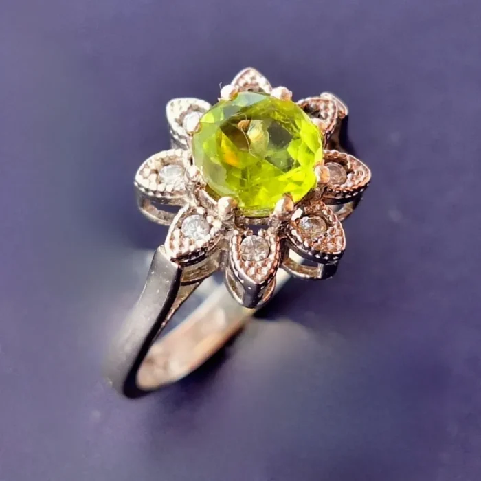 انگشتر نقره زنانه زبرجد معدنی، رکاب طرح گل هشت‌پرعیار 925 آقابزرگ کد 344 - Image 3