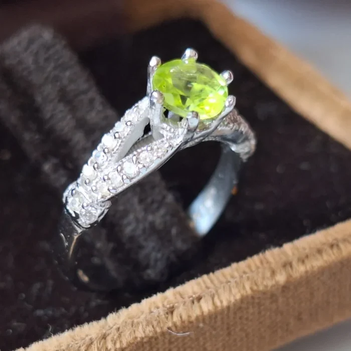 انگشتر نقره زنانه با نگین زبرجد اصل، رکاب نقره استرلینگ، آقابزرگ کد 345 - Image 4