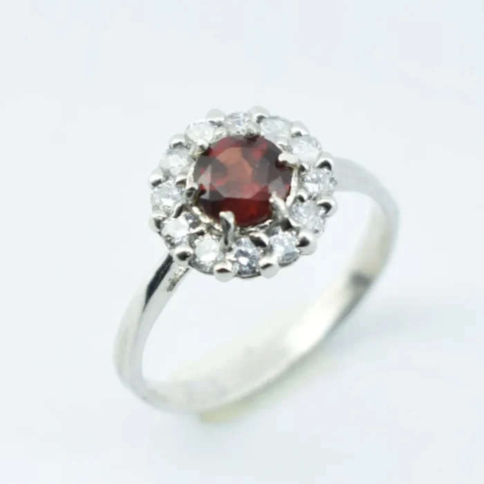 انگشتر نقره زنانه نگین گارنت اصل و معدنی قرمز تیره عیار 925 مناسب انگشت ظریف آقابزرگ کد 350 - Image 4