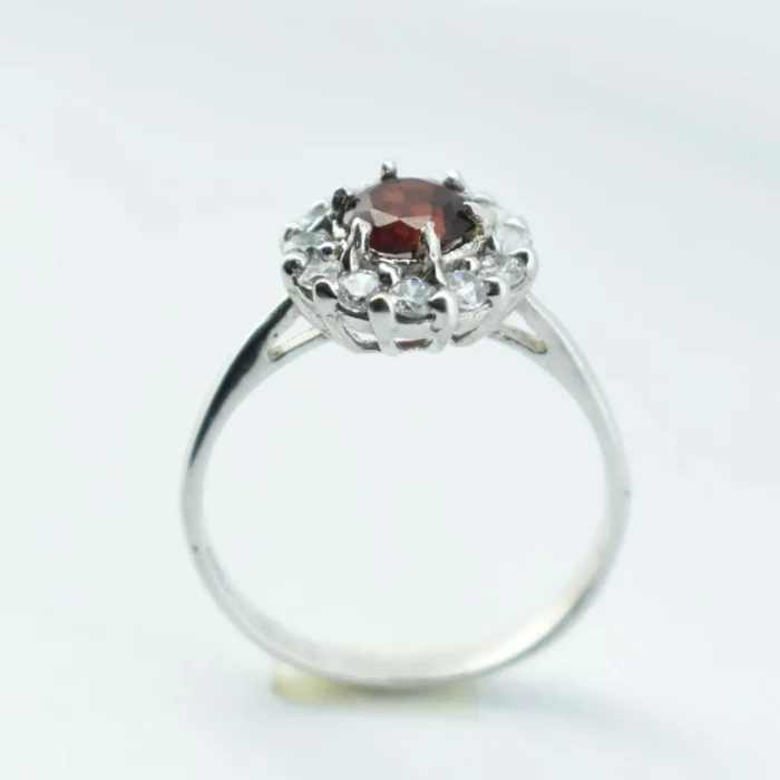 انگشتر نقره زنانه نگین گارنت اصل و معدنی قرمز تیره عیار 925 مناسب انگشت ظریف آقابزرگ کد 350 - Image 5