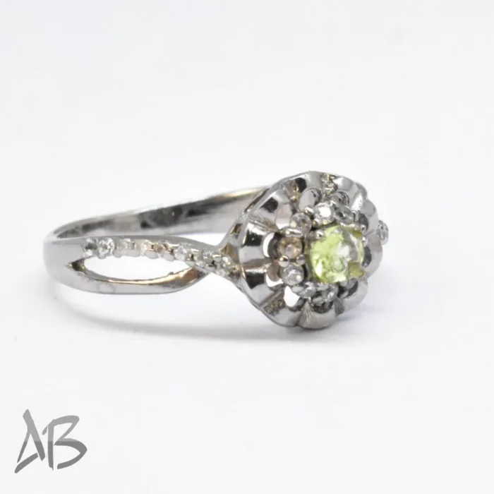 انگشتر نقره زنانه نگین زبرجد معدنی، سبک و زیبا آقابزرگ کد 368 - Image 5