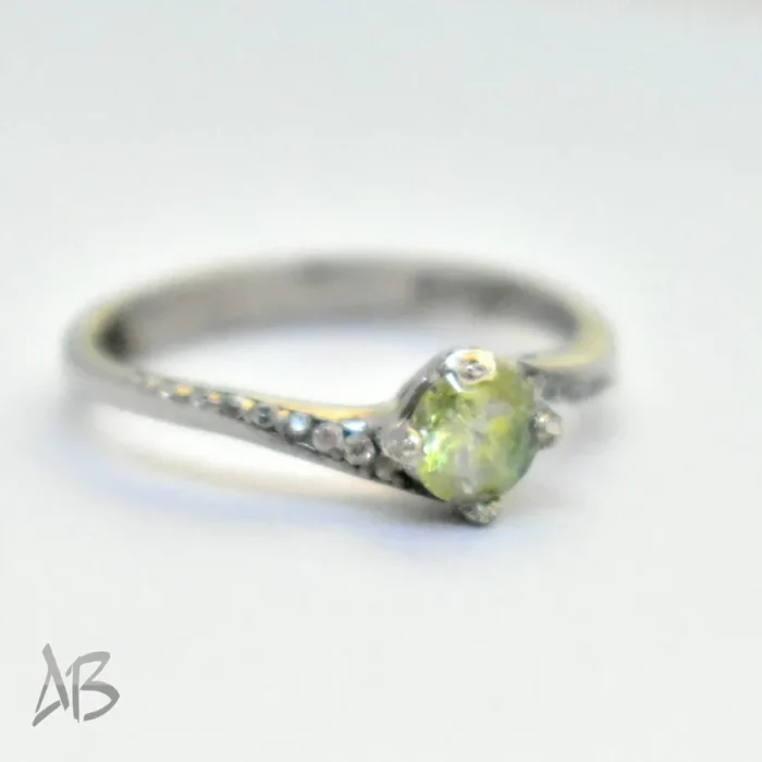 انگشتر نقره زنانه نگین زبرجد معدنی، سبک و بسیار ظریف کد 371 - Image 3