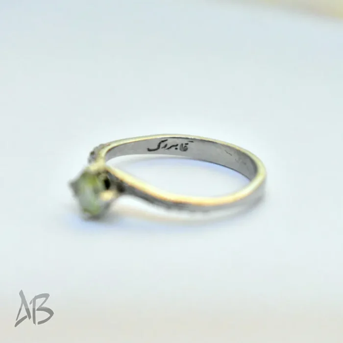 انگشتر نقره زنانه نگین زبرجد معدنی، سبک و بسیار ظریف کد 371 - Image 4