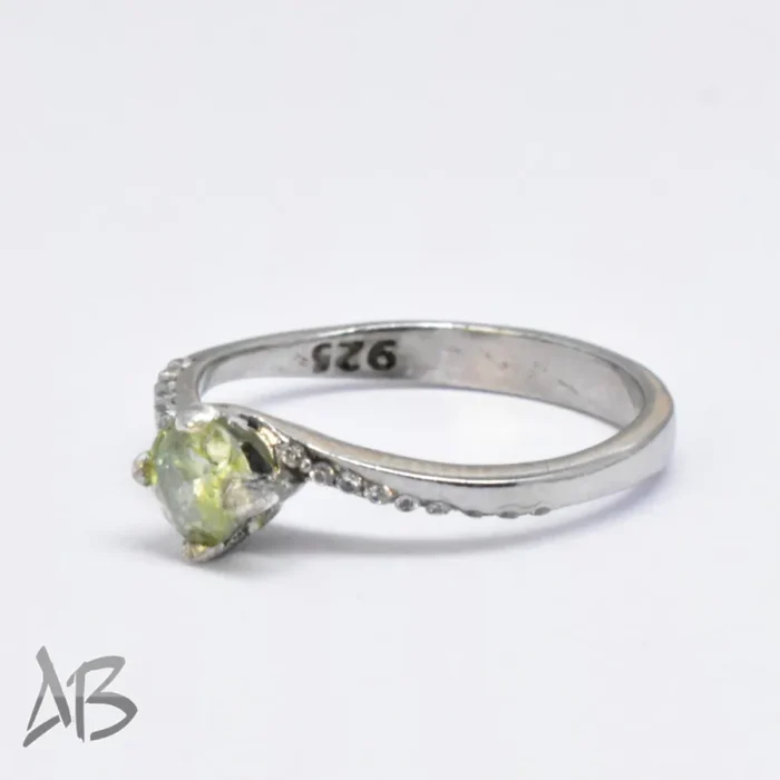 انگشتر نقره زنانه نگین زبرجد معدنی، سبک و بسیار ظریف کد 371 - Image 8