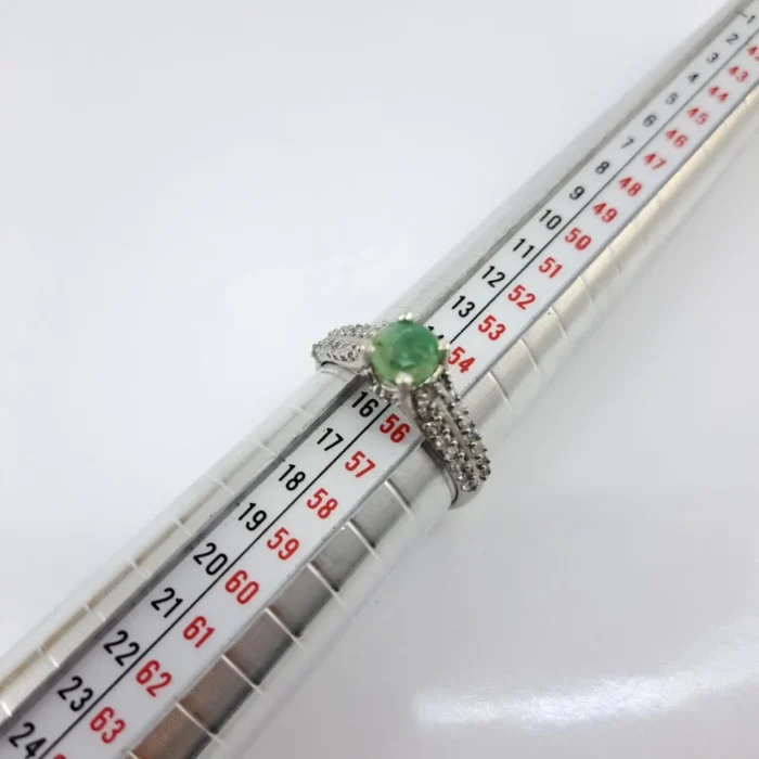 انگشتر نقره زنانه نگین زمرد اصل خوشرنگ، ظریف و سبک، کد 381 - Image 7