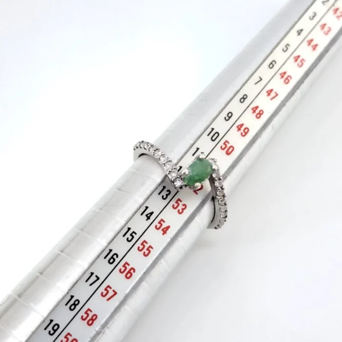 انگشتر نقره زنانه نگین زمرد اصل خوشرنگ، ظریف و سبک سایز 6 عیار 925، کد 382 - Image 7