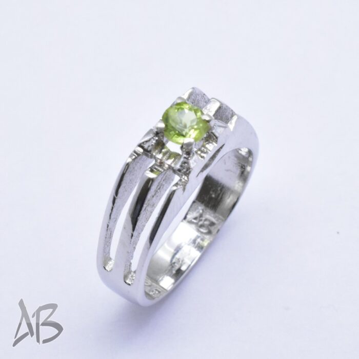 انگشتر مردانه نقره با طراحی جدید و جذاب و نگین زبرجد آقابزرگ کد M218 - Image 6