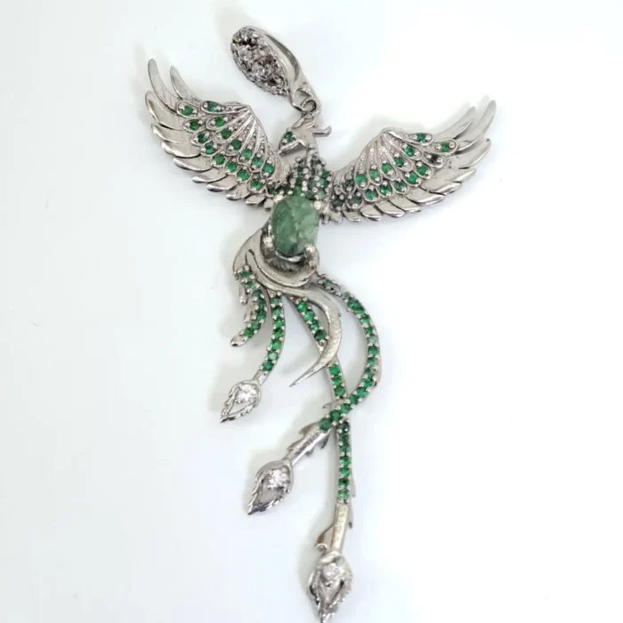 مدالی یا گردنبند با نگین زمرد اصل