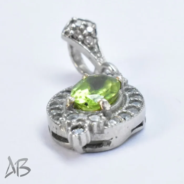 گردنبند نقره زبرجد اصل سبز رنگ آبکاری طلا سفید آقابزرگ Med128 - Image 4