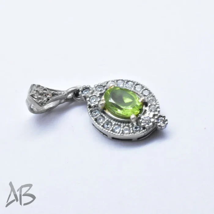 گردنبند نقره زبرجد اصل سبز رنگ آبکاری طلا سفید آقابزرگ Med128 - Image 5