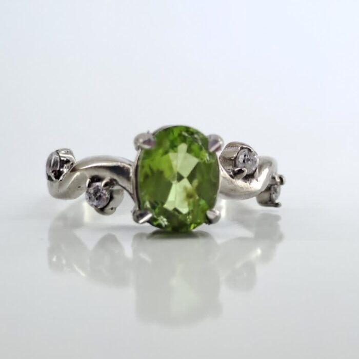 انگشتر نقره زنانه با نگین زیبای زبرجد اصل و آبکاری رودیوم آقابزرگ کد 395 - Image 5