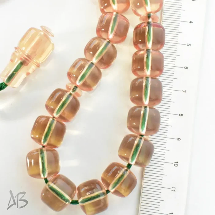 تسبیح سندلوس بودار 33 دانه اصل کد 1301 قپاندار استوانه‌ای لبه گرد عسلی آقابزرگ - Image 3