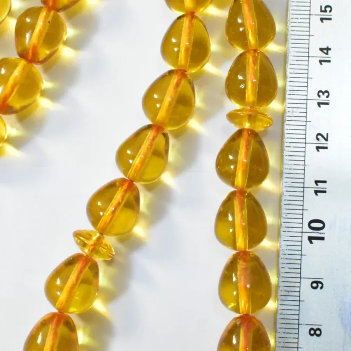 تسبیح سندلوس 33 دانه اصل بودار کد 1325 تراش اشکی دو منگوله سایز 13 - Image 2